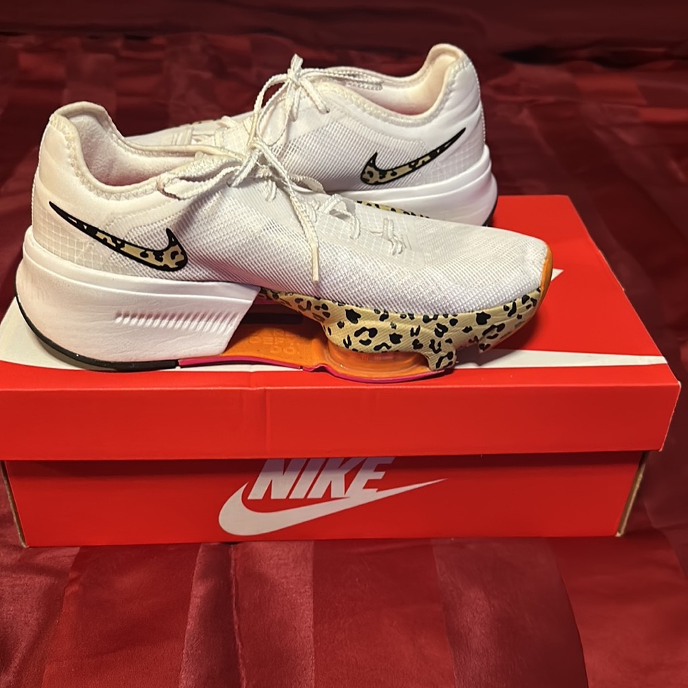 Nike White and Orange Women's Sneakers - Picture 2 of 6